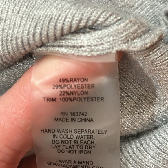 Giani Mock-Neck Sweater - Picture 7 of 8